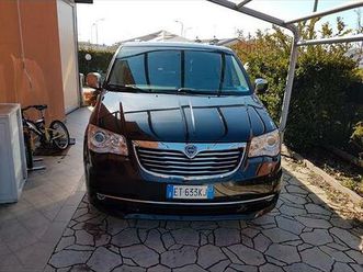 lancia voyager 2800d platinum 177 cv