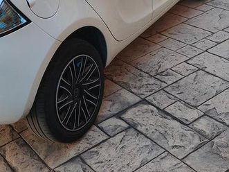 ypsilon gpl originale lancia