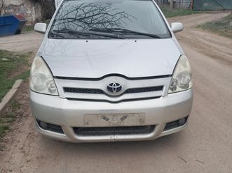 toyota corolla verso 2.2 дизел