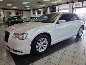 2015 300 series limited 4dr sedan