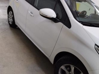peugeot 208 1.2 gasolina novembro/13