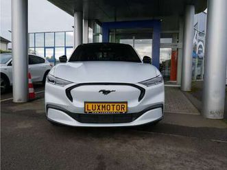 premium awd 99kwh extended range 351ch/258kw - a1