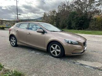 v40 d2 momentum aut. 115 momentum