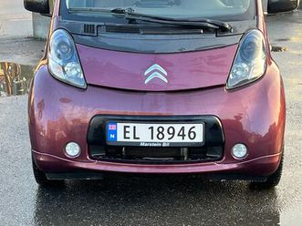 usedvanlig velholdt med lav km. og eu oktober 2027.