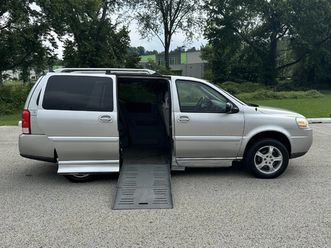2006 chevrolet uplander lt low 69k miles handicap wheelchair ramp!!