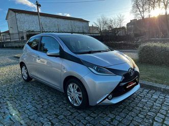 toyota aygo 1.0 x-play