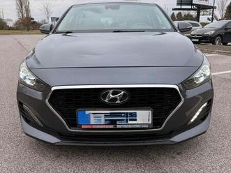 hyundai i30 fastback vo full výbave prvý majiteľ 98tis km
