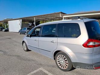 ford galaxy con gancio traino