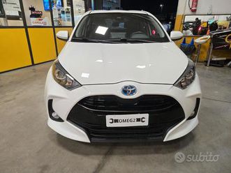 toyota yaris 1.5 hybrid 5 porte business iva espos