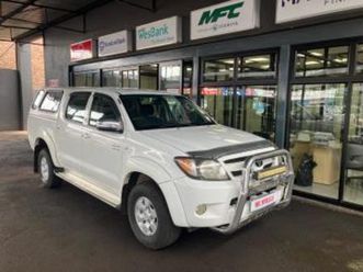 v6 4.0 double cab 4x4 raider auto