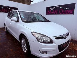 hyundai i30 1.6 crdi 115 pack édition + attelage