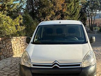 berlingo utilitaire avec kit cabine extenso très propre 1ere main faible kilométrage