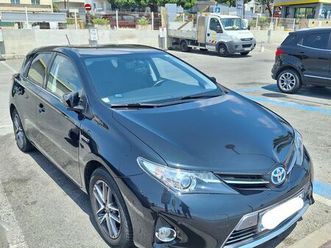 toyota auris 2 hybride 136ch