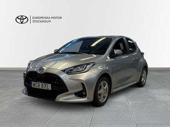 toyota yaris hybrid 115 cvt active plus säkerhetspaket vhjul