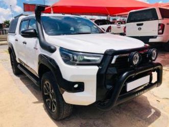 2.8gd-6 double cab legend auto