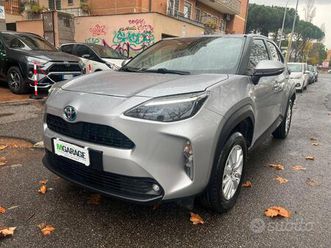 toyota yaris cross 1.5 hybrid 5p. e-cvt business