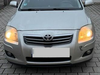 toyota avensis 2.2