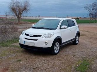 toyota - urban cruiser 1.4 d4d active