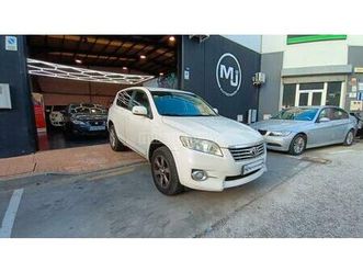 toyota - rav4 2.2 d4d executive 4x2