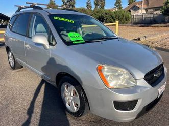 2009 kia rondo lx