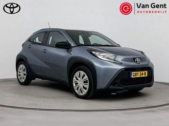 toyota aygo x - 1.0 vvt-i mt play | apple carplay / android auto | adaptive cruise | airco | camera | rijs