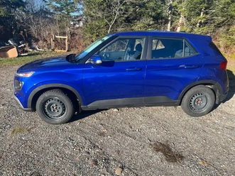 2023 hyundai venue essential package