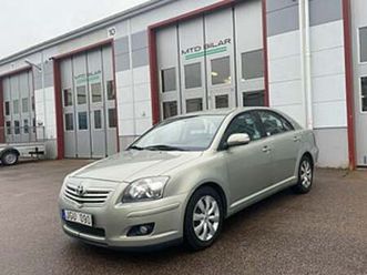 toyota avensis liftback 2.0 vvt-i nybesiktad 2-brukare dragkrok