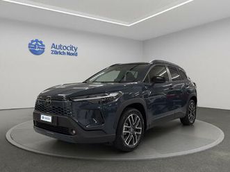 toyota corolla cross 2.0 hsd premium awd-i: réserver un essai sur route !
