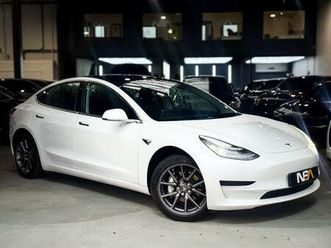 standard range plus auto rwd 4dr