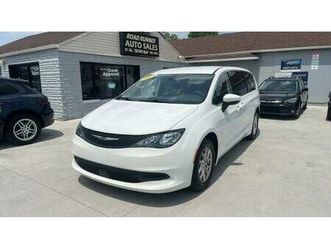 2022 chrysler voyager - financing available!