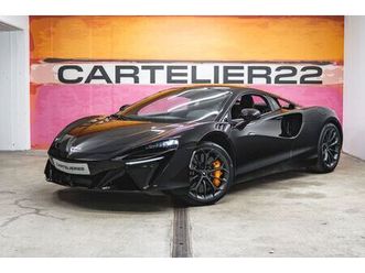 mclaren artura coupe stock like new perfect condition