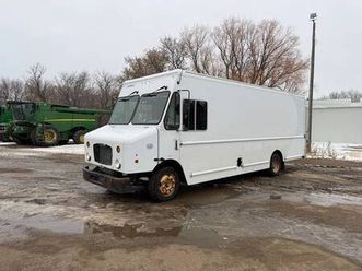 2010 freightliner mt45 walk-in delivery van | 238k miles