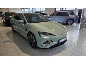 530 hk excellence awd vinterhjul, skinn,