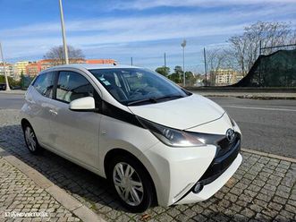 toyota aygo 1.0 x-play plus+x-touch +tss mm