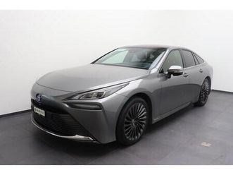 toyota mirai fuel cell platinum: réserver un essai sur route !
