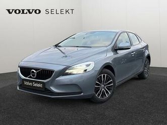 volvo v40 momentum