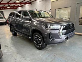 ② hilux dc 2.8 lounge 105000 km certifié et hard top , ttc — toyota — 2ememain