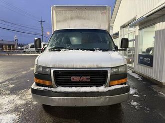 gmc savana 2017 3500 14pieds roue simple 6.5pied de hauteur rampe d'acces