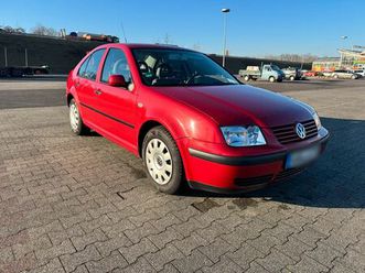 vw bora 1.6l / 1. hd / scheckheft*garage*getriebe+batterie neu