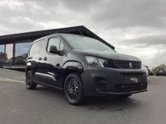 electric/1steeig/28000km/airco