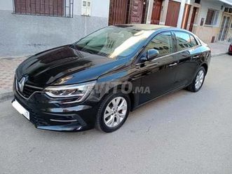 mégane sedan 2022/01 km 120000 automatique