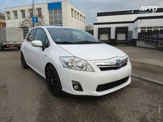 toyota auris hybrid 1.8 life cvt