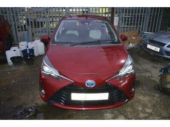 2017 toyota yaris 1.5 hybrid icon tech 5dr cvt 2017 auto one owner low miles hatchback petrol/ele...