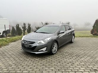 hyundai i40 1.7 crdi hp comfort végig vezetett szervízkönyv. vonóhorog