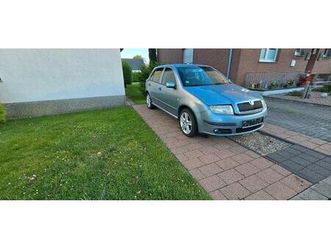 skoda fabia 2.0 benziner in silber /grau