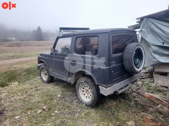 suzuki samurai restauracij uradjena,raptor boja,gume 15r.