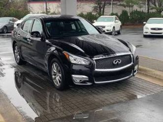 infiniti q70 2018 like new, fantastic value