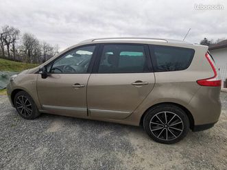 a vendre renault grand scénic finition bose 7 places