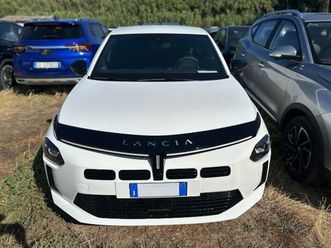 ypsilon hybrid e-dct lx nuova