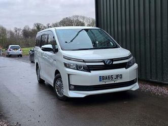 toyotavoxy 7 seater hybrid auto imported